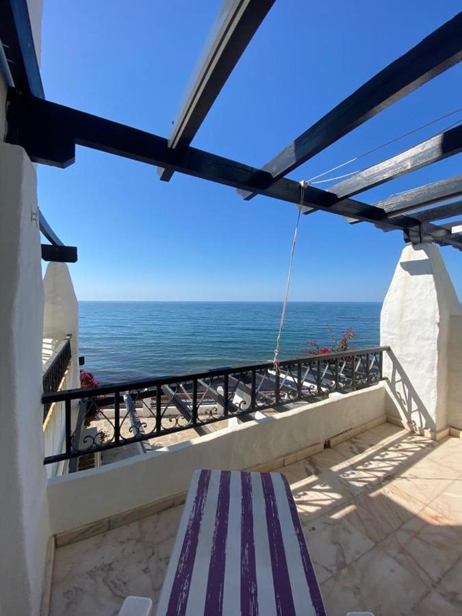 Beachfront Calahonda Apartment