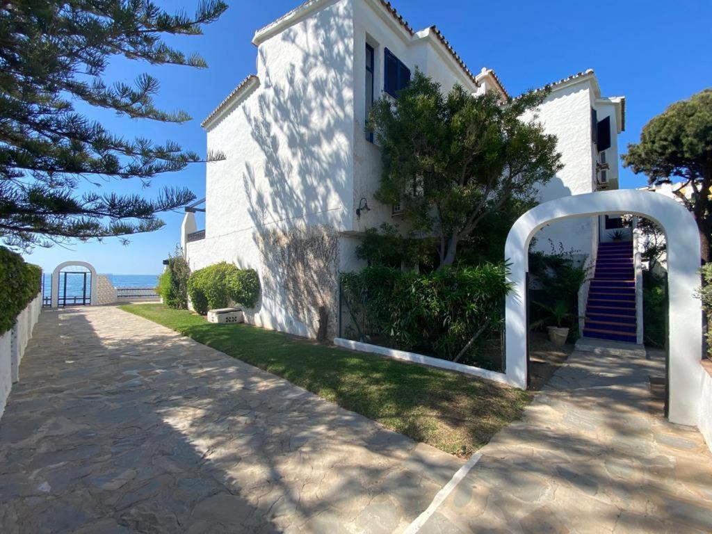 Apartment Beachfront Calahonda *